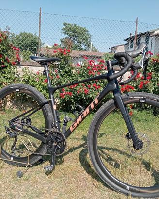 bici gravel Giant revolt 