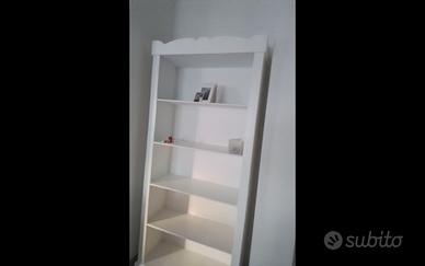 Libreria, mobile camera, cucina