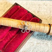 Anello regolabile con design floreale inox