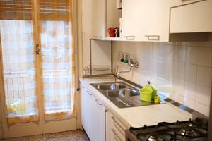 Camera singola per ragazza in Via Spallanzani 3