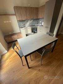 Tavolo allungabile Artic Connubia e 4 sedie Argo