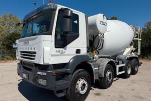 IVECO TRAKKER 450 con betoniera CIFA