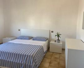 Large bright single room for rent