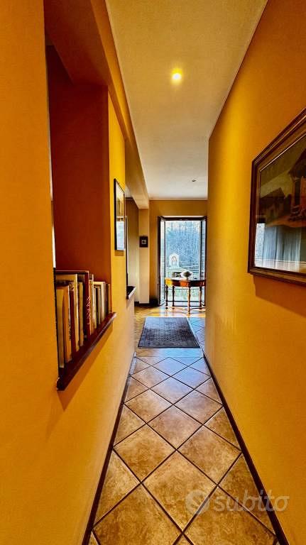 Villa di 270 m² con più di 5 locali e box auto a P - Vista 6