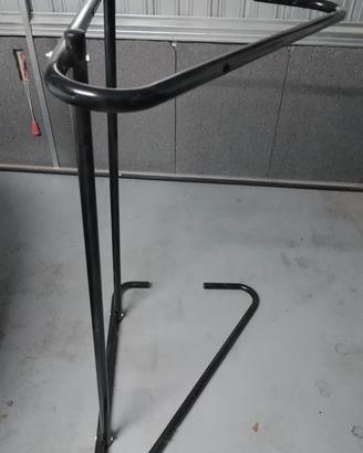 Staffa porta pneumatici da parete