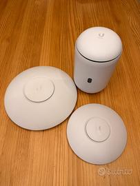 2 Ubiquity UniFi access point