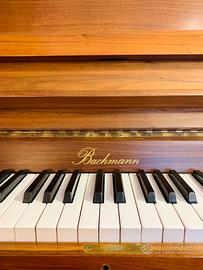 Pianoforte verticale Bachmann 107 in noce
