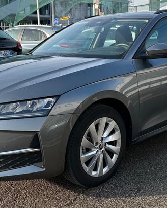 Skoda Octavia S.W 2.0 tdi 150cv dsg “PREZZO REALE”