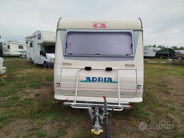 Roulotte Adria 390