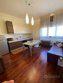 Bilocale con posto auto zona fondazione prada