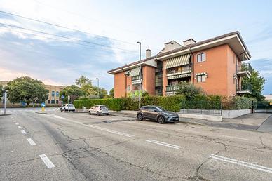 4 LOCALI A VENARIA REALE