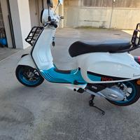 Vespa Primavera 150 Color Vibe