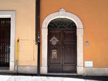 2 LOCALI A L'AQUILA