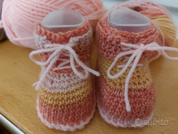 Stivaletti per neonato (0-3 mesi) all'uncinetto