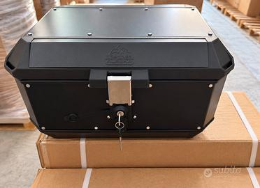 GIVI Trekker Alaska 56L Black Line + Kit completo