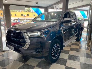 Toyota Hilux 2.4 D-4D A/T 4WD 4 porte Double Cab L
