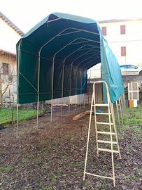 Capannone per macchine, camper