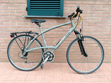 Mountain bike B-Twin marca Decathlon-alluminio