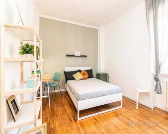 Stanza in appartamento di 81 m² a Milano