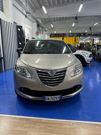 Lancia Ypsilon 1.3 MJT 75 CV Unyca