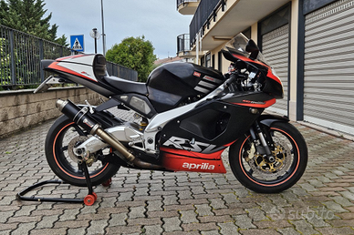 Aprilia rsv 1000 permuta finanziamento
