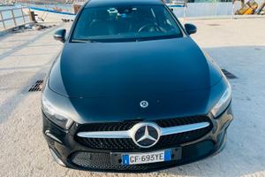 Mercedes classe A con gomme nuove