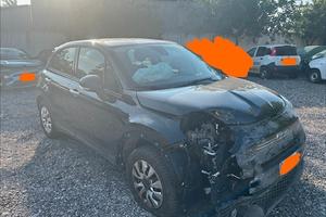 Fiat 500X 2023 1.3 MultiJet 95 CV sinistrata incid