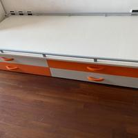 Cassettiera supporto letto bimbo