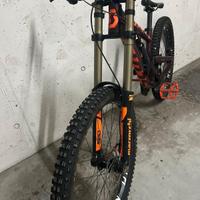 Mountain Bike da DH Scott Voltage taglia M