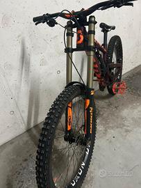 Mountain Bike da DH Scott Voltage taglia M
