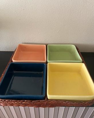 Set composto da quattro vasetti