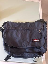 Borsa eastpack tracolla