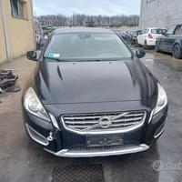 Volvo v60 2.0td 2014 demolita per ricambi