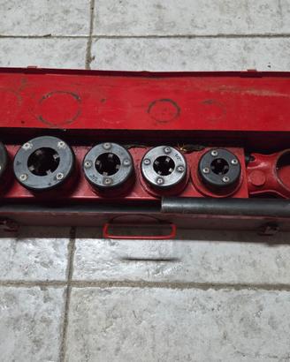 FILETTATURA A CRICCHETTO PER TUBI