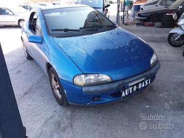Opel tigra 1.4 benzina 1.9.9.9ricambi