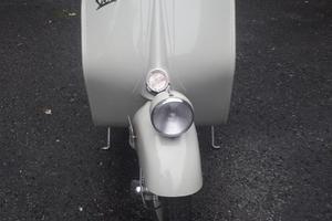 Vespa 125 faro basso del 1954 – iscritta FMI