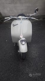 Vespa 125 faro basso del 1954 – iscritta FMI