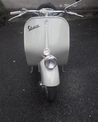 Vespa 125 faro basso del 1954 – iscritta FMI