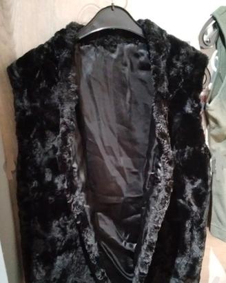 Gilet pelliccia sintetica nera pari al nuovo