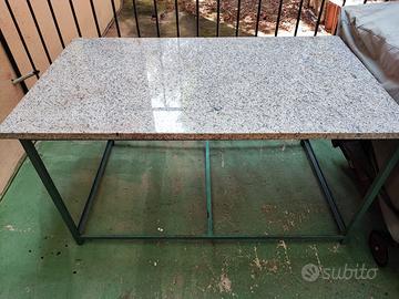 Tavolo con granito