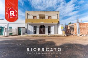 Bilocale indipendente vicino al mare a Torre Lapil