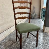 Sedia antica in legno