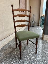 Sedia antica in legno