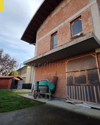 Porzione di villa bifamiliare al grezzo- RIF 66