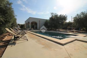 VILLA SINGOLA A OSTUNI