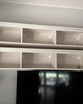 Librerie;tavolo;divano
