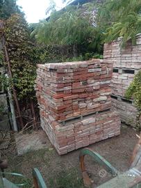 Pietre vecchie fatte a mano