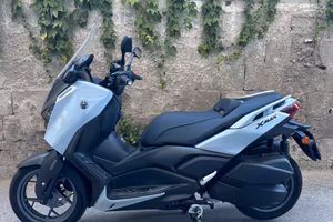XMAX 300 tech Max+ 2025 2mila km