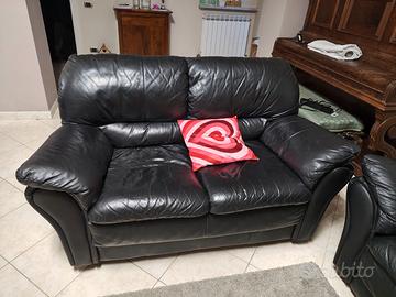Divani 2 e 3 posti pelle