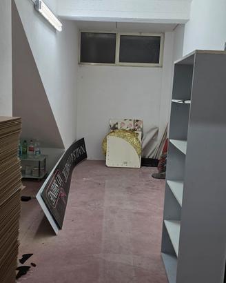 cantina ampia finestrata